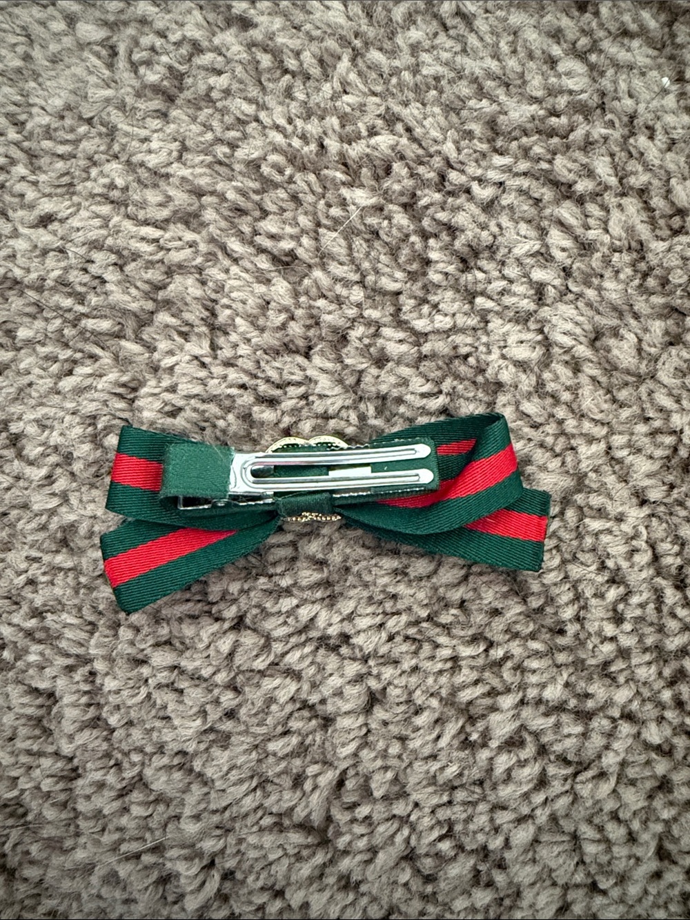 G*G Dupe Hair Bow Clip - Picture 2 of 2